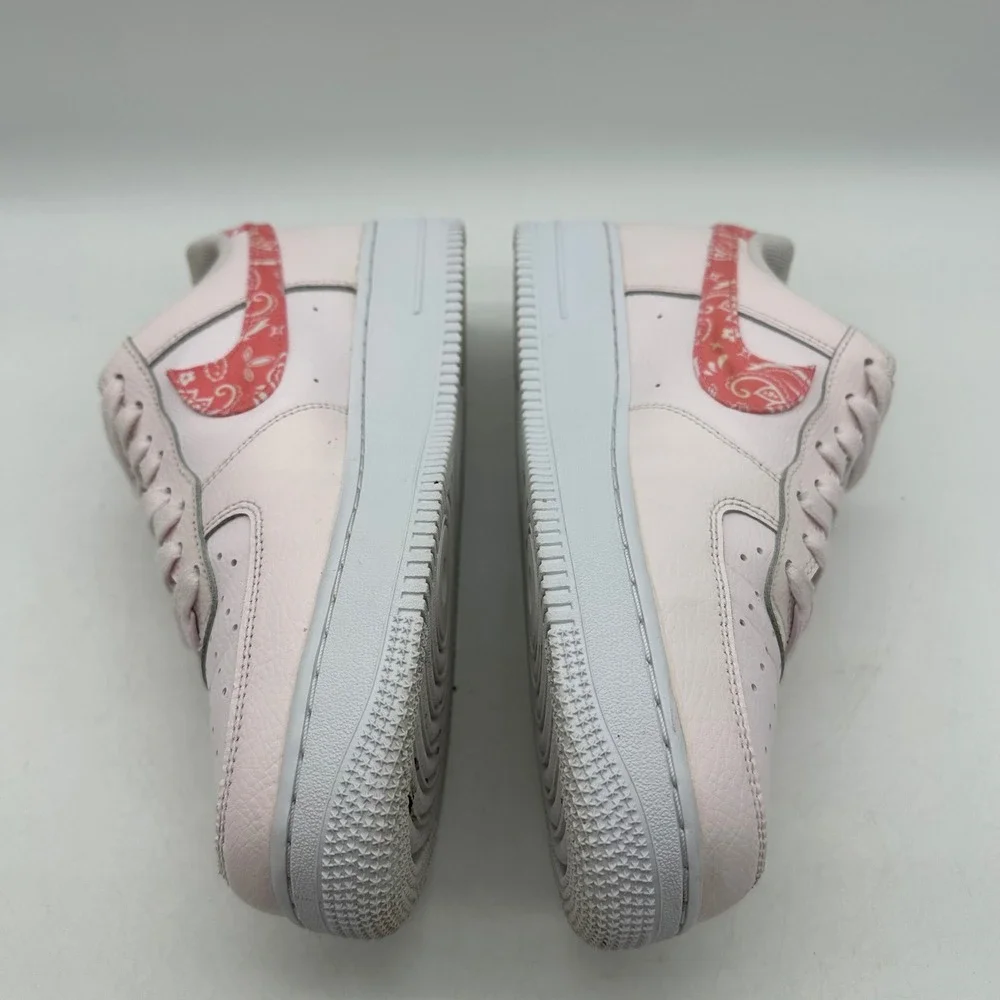 Nike FD1448-664 Womens Size 11 Pearl Pink Air Force 1 Low Pink Paisley Sneakers